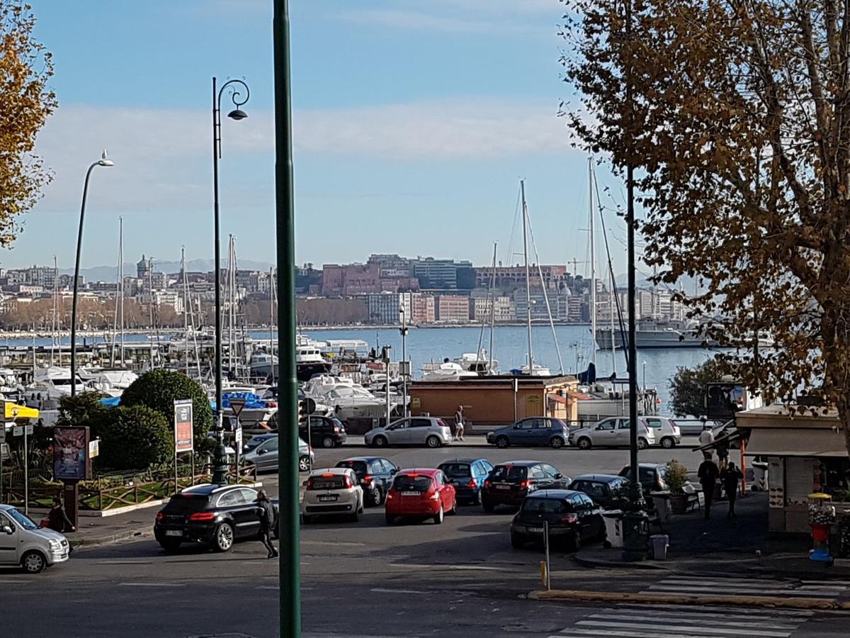 Napoli Lungomare Caracciolo Mon Amour Экстерьер фото